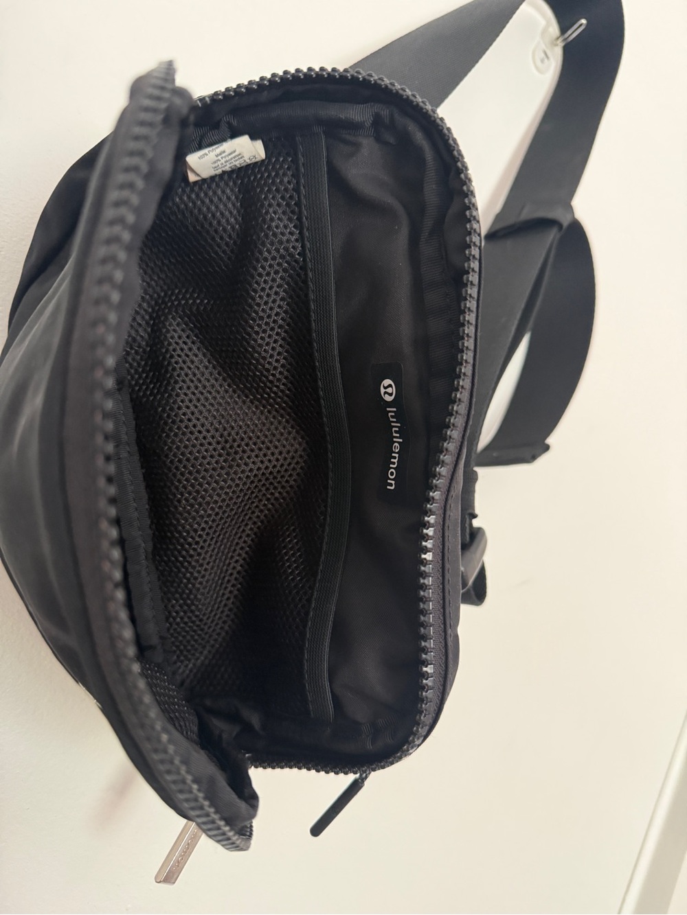 Lululemon Everywhere Sling Belt Bag Black - Picture 6 of 7